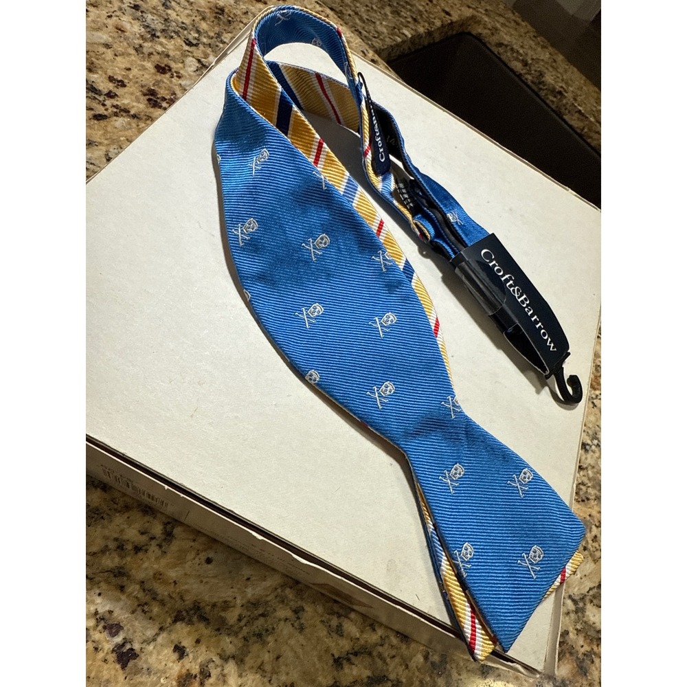 Croft & Barrow Mens Adjustable Bow Tie Reversible Skull Stripes
